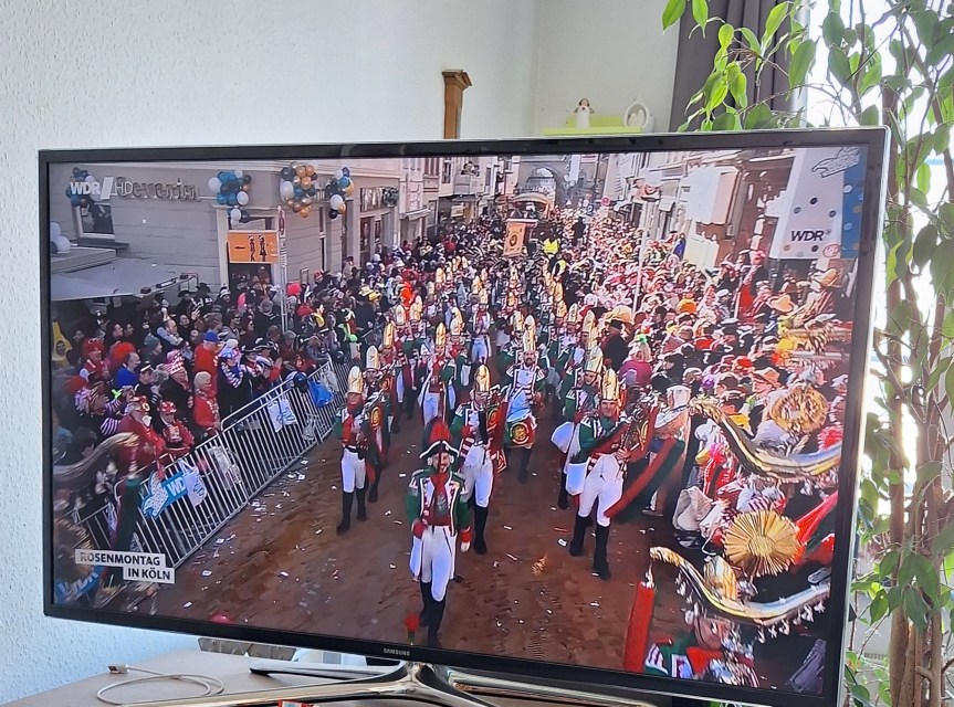 (Rosen)Montag, ein bißchen Karneval und ein frühlingshafter&nbsp;Blick